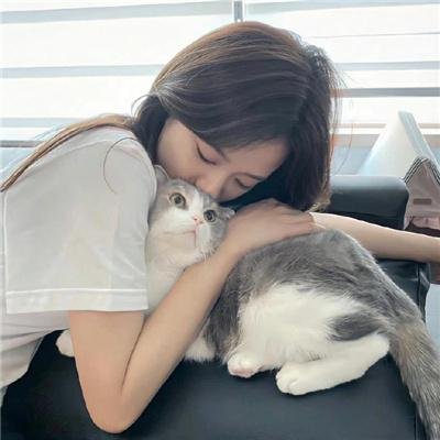 黑衣女孩